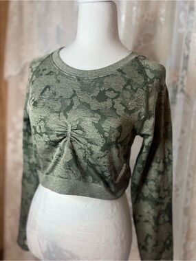 Gymshark Olive Green Camouflage Ruched Crop Top XL